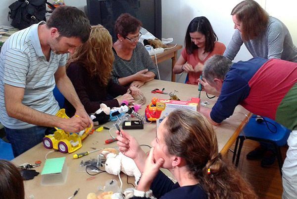 taller_adaptacion_de_juguetes_AT_Murcia