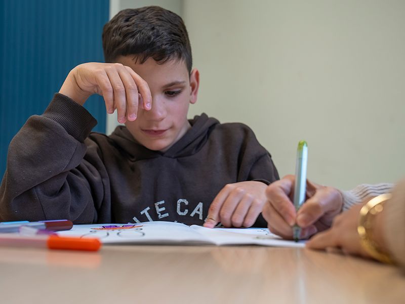 Apoyo_individualizado_dentro_y_fuera_del_aula_de_referencia