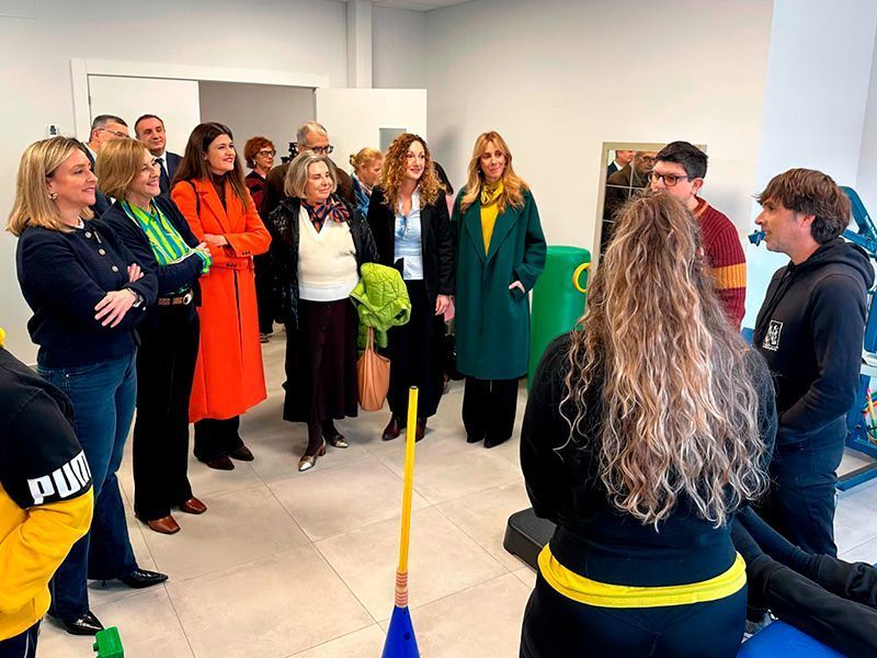 Sala_de_fisioterapia_en_la_Inauguracion_de_la_ampliacion_del_centro_de_dia_de_astrapace